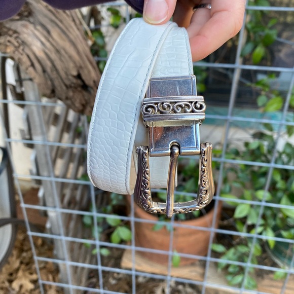 White Belt with Silver Buckle - Picture 5 of 6